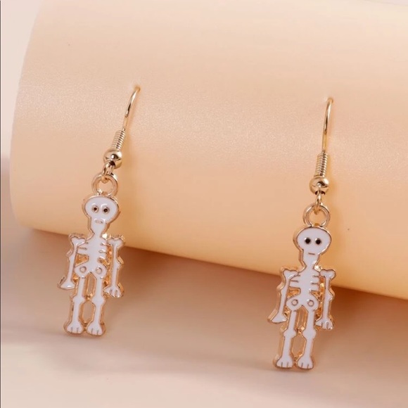 💀NEW Hanging Skelly Earrings - Picture 4 of 6